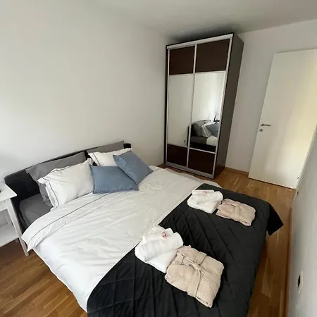 Lenka Apartament *